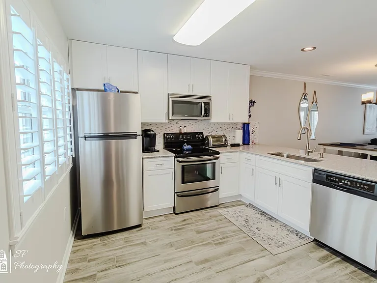 612 3rd Ave S #10D — Photo 6