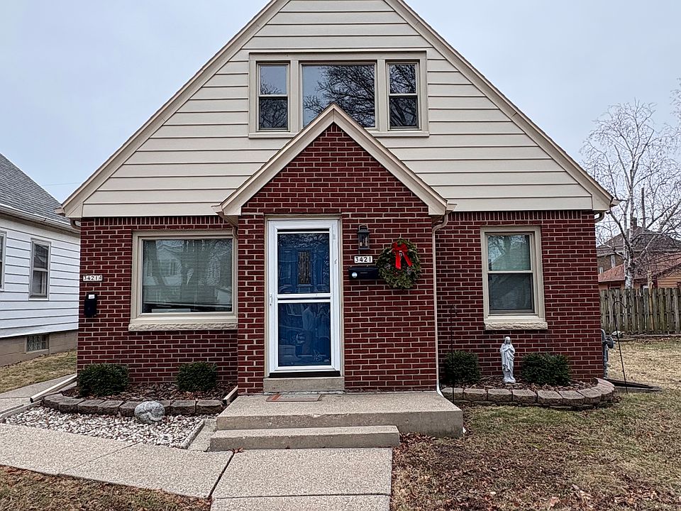 1st image of 3421 E Van Norman Ave