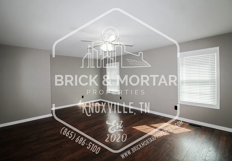 613 Chapel Point Ln — Photo 31