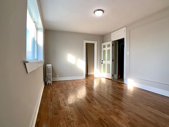 4th image of 6912 N Ashland Blvd #308