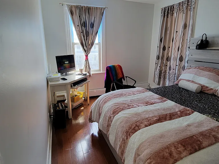 78 Pearsall Ave — Photo 10