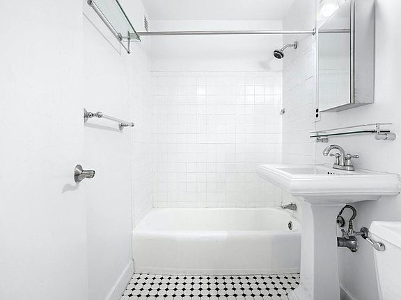 5th image of 343 E 30th St APT 2K