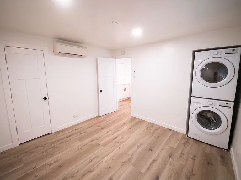 328 E 2nd Ave #6 — Photo 9
