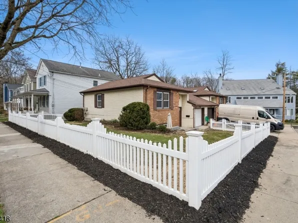 1 Lyons Pl, Morristown Town, NJ 07960