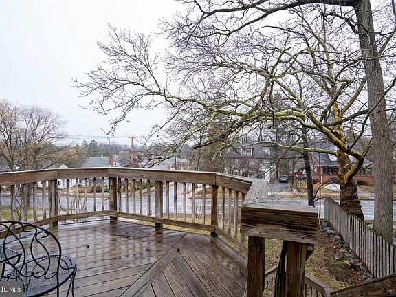 5th image of 103 E Hamilton Ave