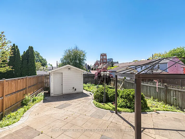 206 Bay St N — Photo 24