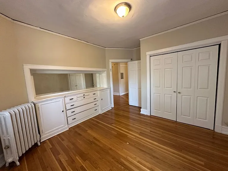 Bright, Spacious 3BR in Prime Upper East Side — Photo 16