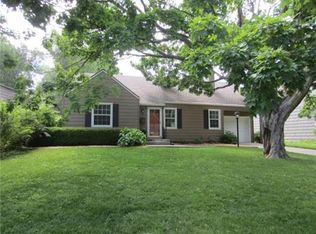 5552 Roeland Dr, Roeland Park, KS 66205