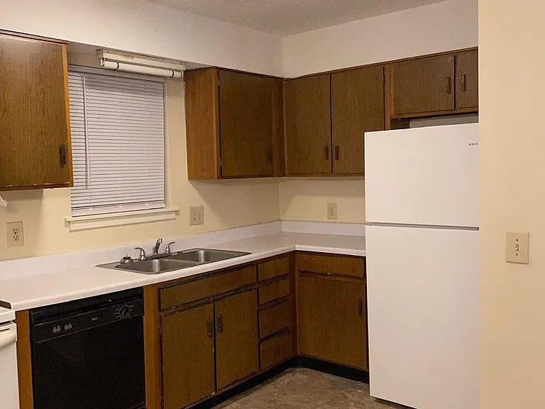 251 Rast St #C8 — Photo 3
