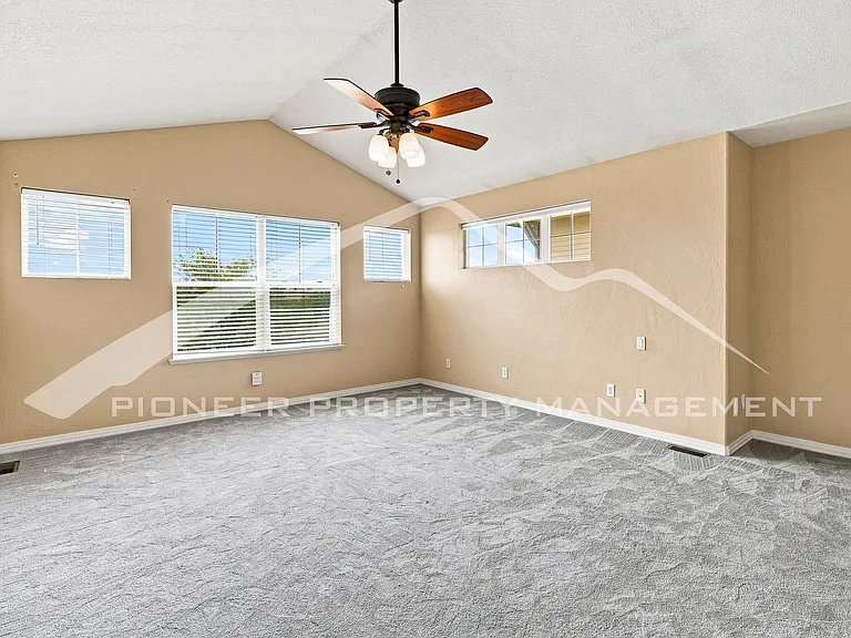 1820 Great Western Dr — Photo 16