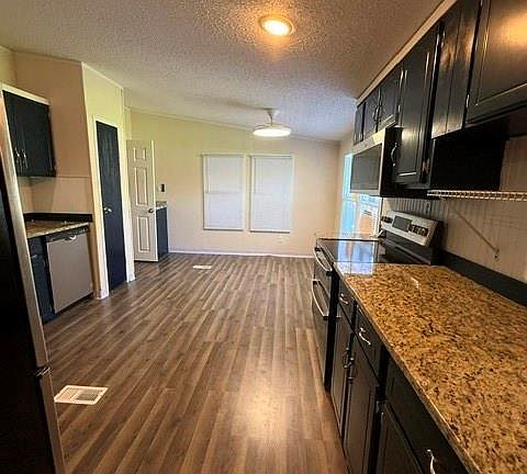 4th image of 806 N Jerry St