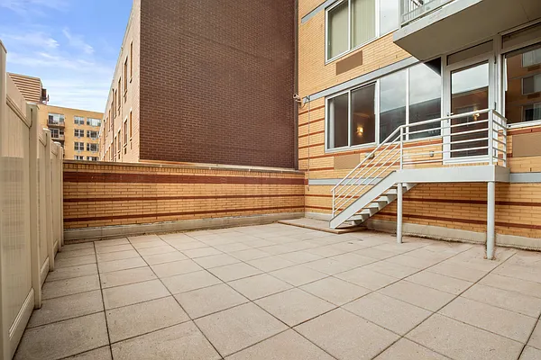 Sold by Compass | media 22