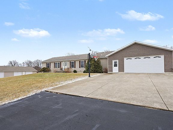 3rd image of 64325 Prairie River Rd