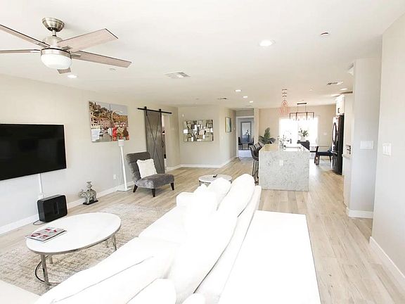 2nd image of 8102 E Clarendon Ave