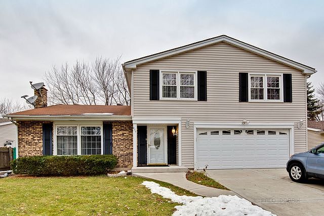 1st image of 874 Saratoga Ln