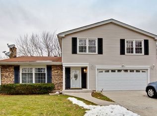 874 Saratoga Ln, Buffalo Grove, IL 60089