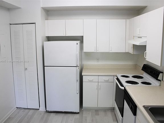 4th image of 6936 SW 39th St APT D205