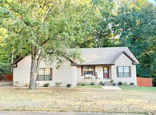 1180 Cambridge Cir, Benton, AR 72019