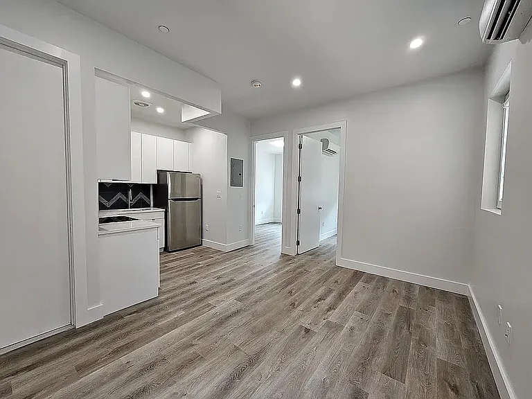 3410 Farragut Rd #4D — Photo 1