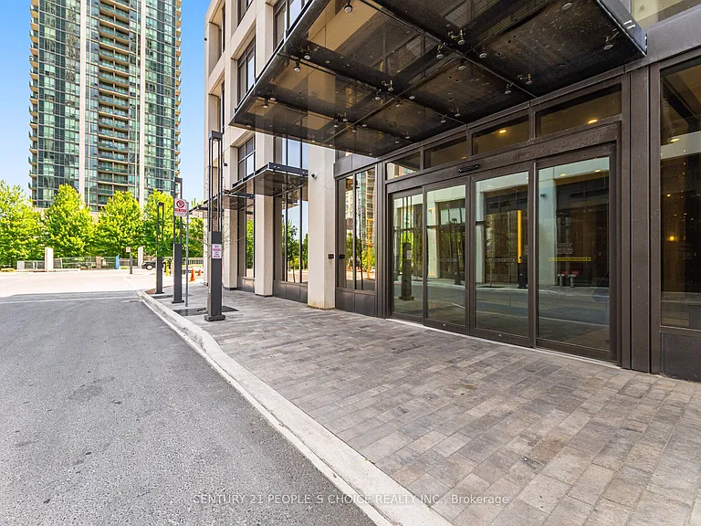 36 Elm Dr W #606 — Photo 2