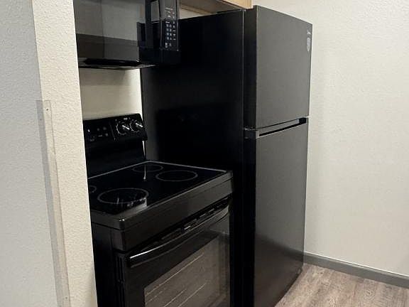 5th image of 408 W Cale St APT 4