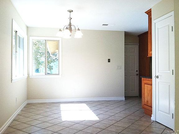 5th image of 62 Bremen Ct