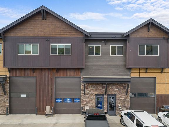 2nd image of 2740 Lincoln Avenue UNIT 100/200