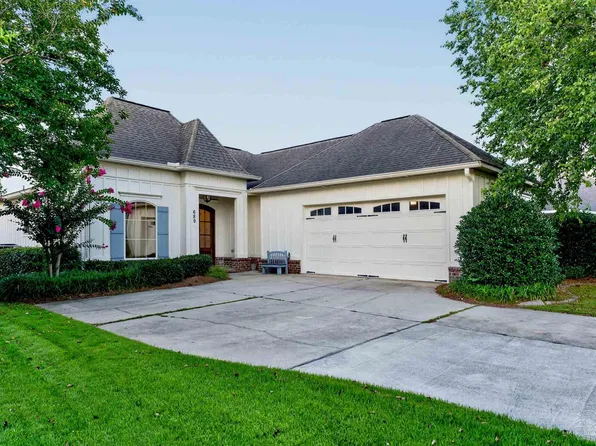 689 Norman Ln, Fairhope, AL 36532