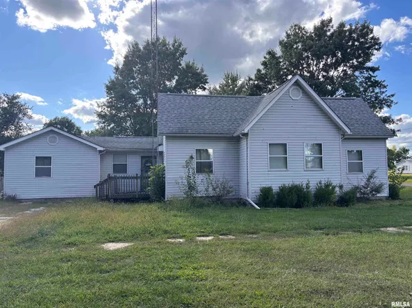 178 N Starr St, Waggoner, IL 62572