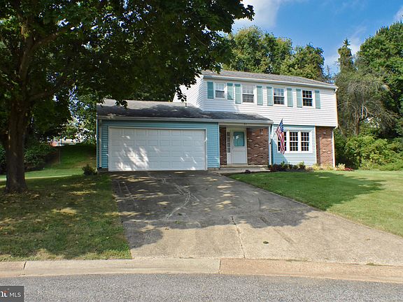 3rd image of 21 Winfield Dr