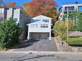 1160 River Rd FLOOR 2, Edgewater, NJ 07020