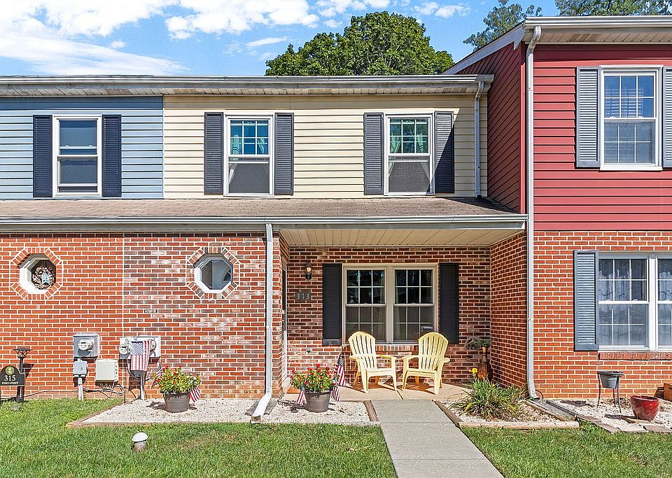 1st image of 313 Essex St