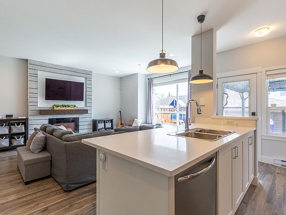 4th image of 23958 Kanaka Way