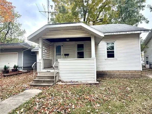 817 N 11th St, Mattoon, IL 61938