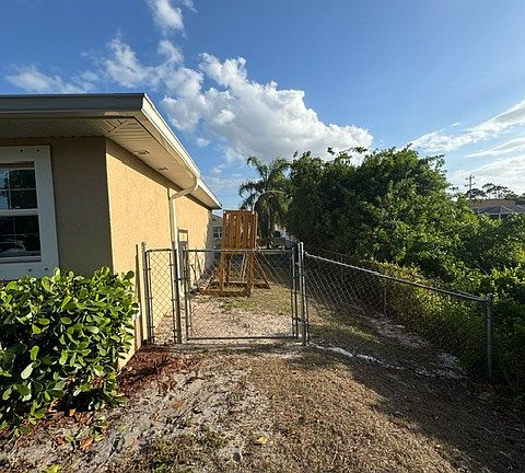 3rd image of 712 Long Lines Ln