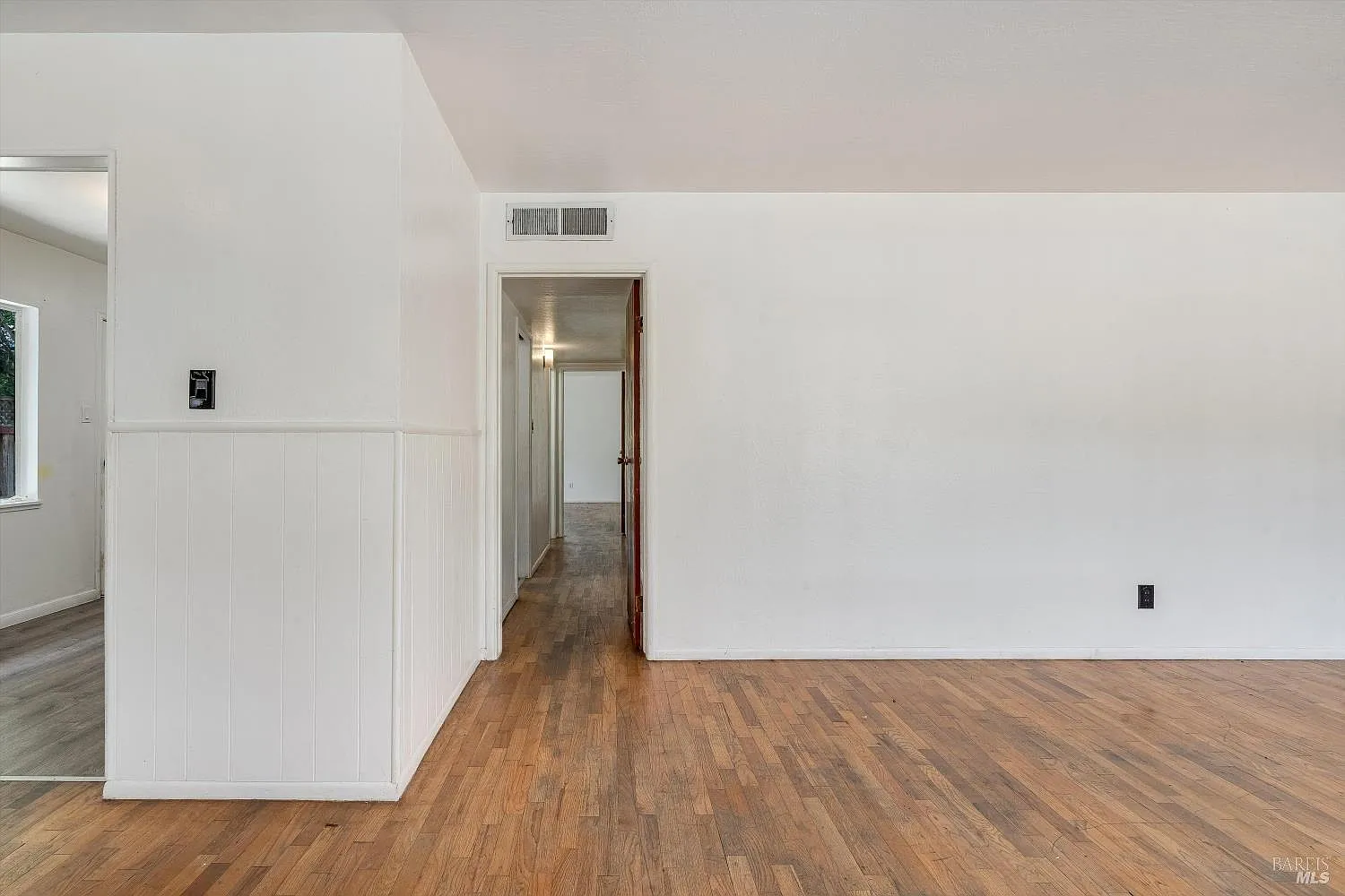 1155 Hudson Avenue - Photo 4