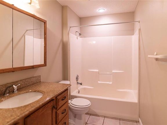 4th image of 309 Teakwood Ln