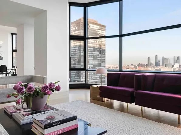 50 United Nations Plaza image 3 of 26