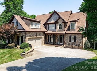 394 Stone Cliff Ln, Lake Wylie, SC 29710