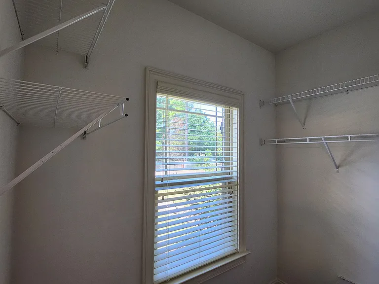 1020 Starr Ct — Photo 13