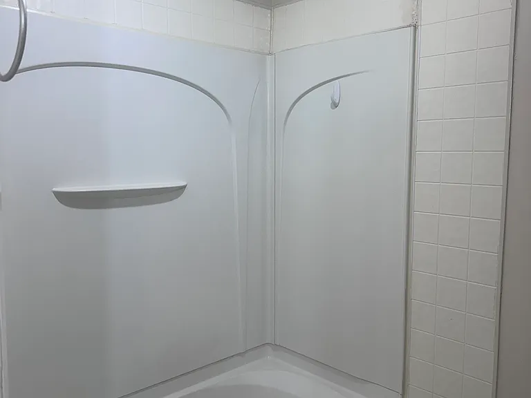 9S240 Lake Dr #17-104 — Photo 5