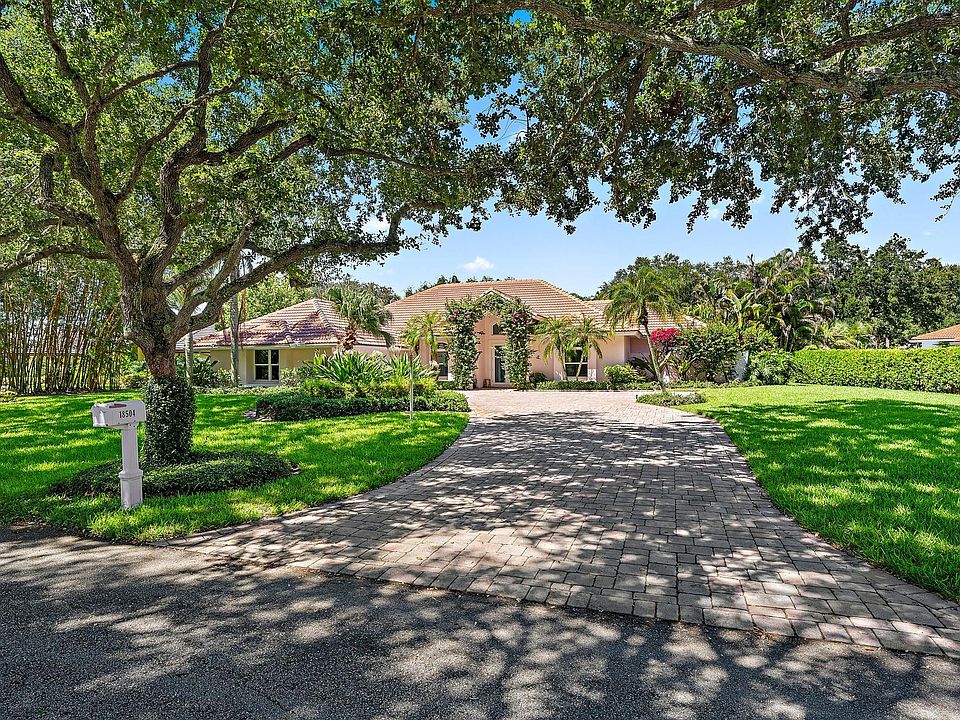 1st image of 18504 SE Heritage Oaks Lane