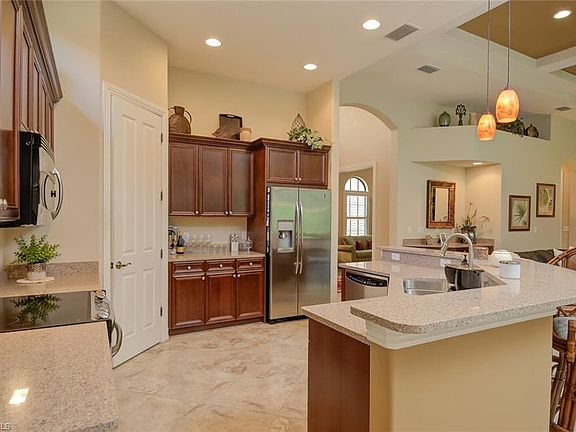 3rd image of 11836 Rosalinda Ct