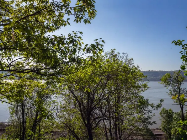 2501 Palisade Avenue image 4 of 22