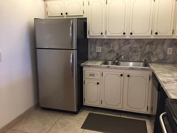 3rd image of 1516 S Lakeside Dr APT 303
