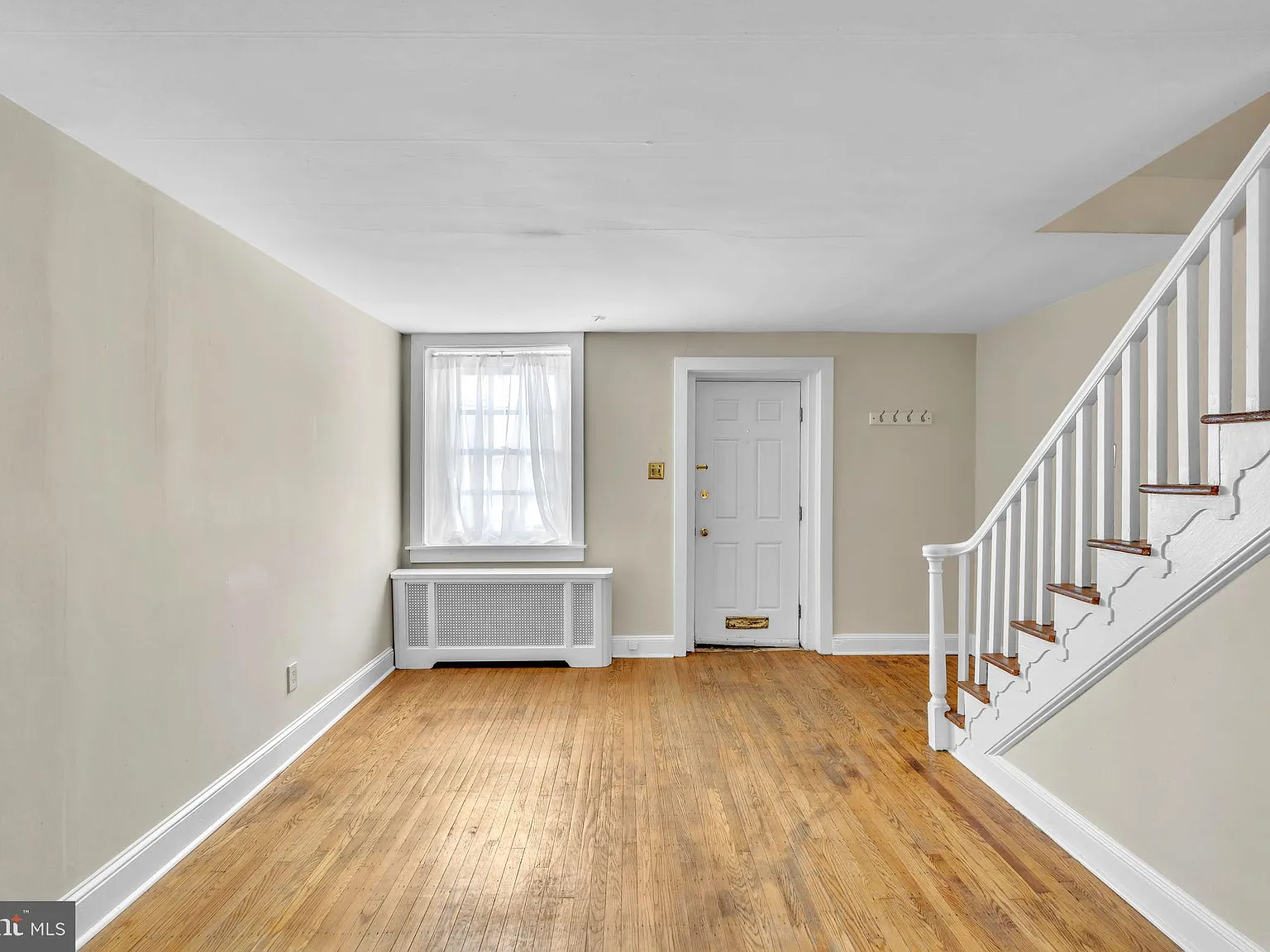 2 bed, 1.0 bath, 1125 sqft, $2,100 — Photo 3