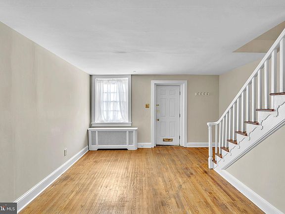 3rd image of 4543 Baker St