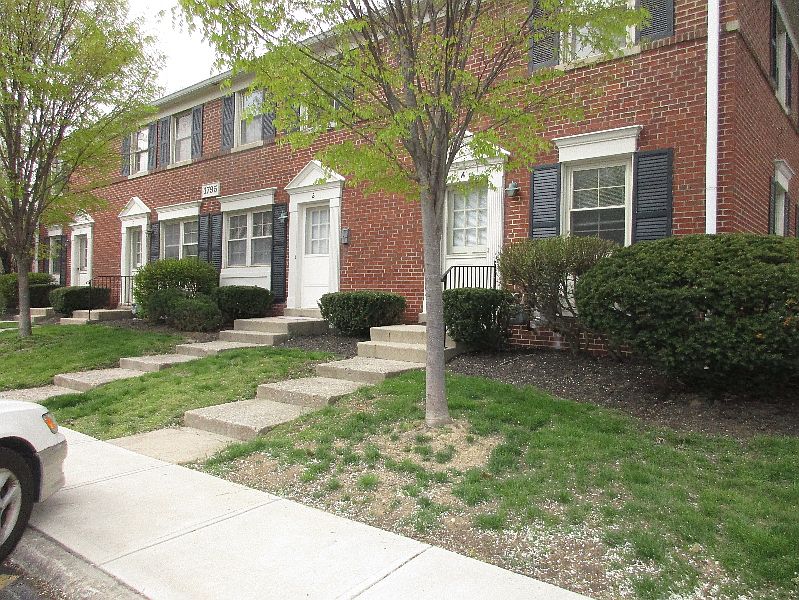 1st image of 1795 Northwest Ct #B