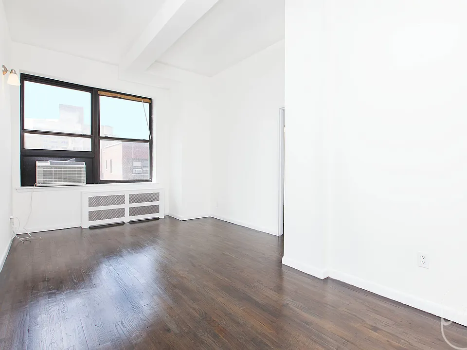 43 W 16th St #6A