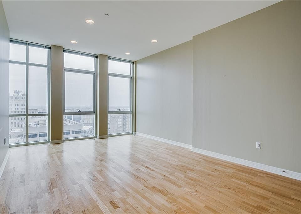 1st image of 500 Throckmorton St APT 2110